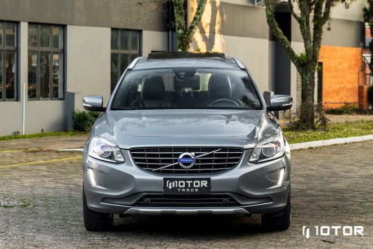 VOLVO XC60 MOMENTUM D5 AWD - 2017