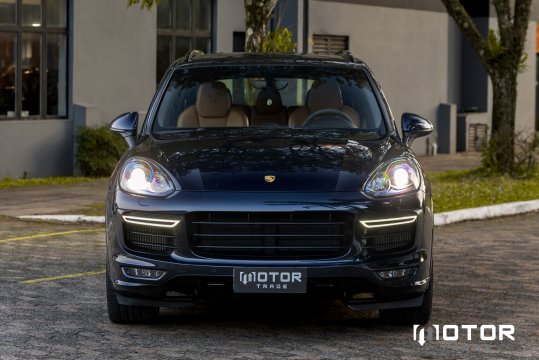 PORSCHE CAYENNE GTS - 2016