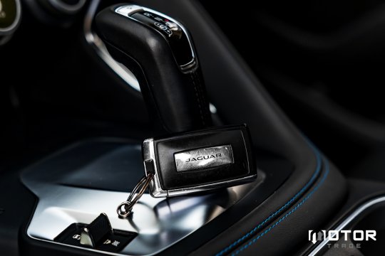 JAGUAR E-PACE R-DYNAMIC P250 - 2020